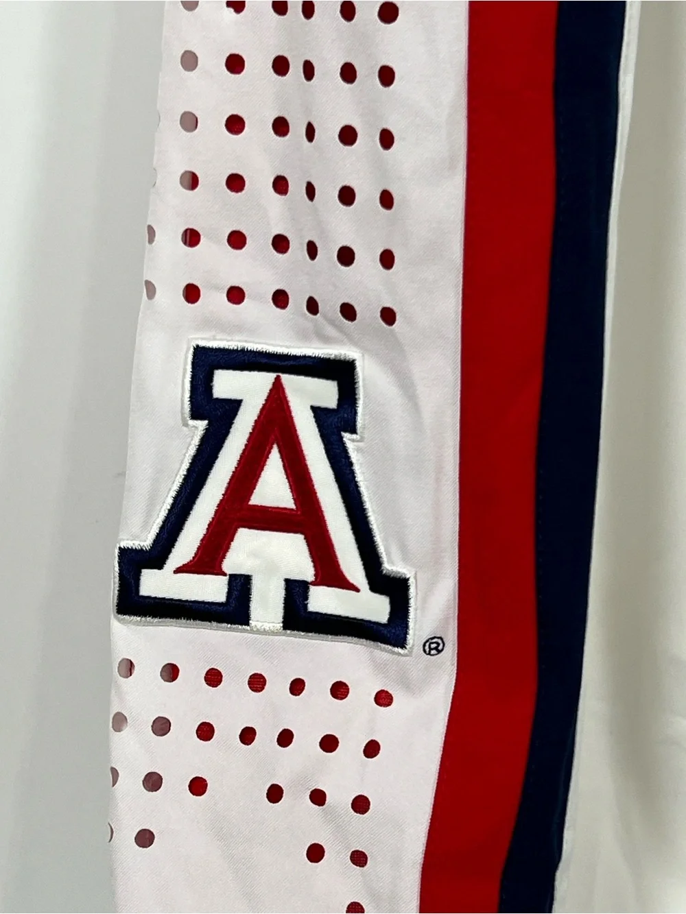 Nike White Red and Navy Arizona Wildcats Basketball Shorts - Picture 2 of 7